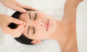 Conoce para qué sirve la acupuntura facial.