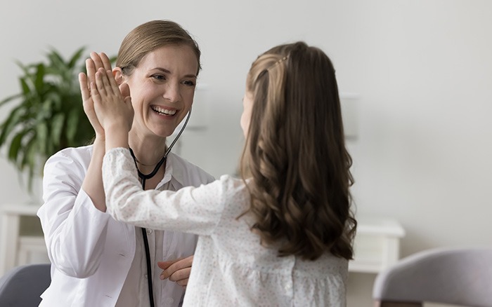 Mejora tu bienestar y felicidad. ¡Inscríbete en nuestro curso de risoterapia!